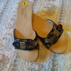 Dr. Scholl's wood slides sandals buckel tribal